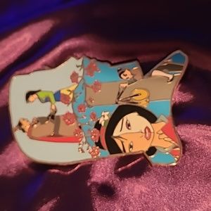👑 LE50 DISNEY MULAN enamel on metal 4 inch JUMBO SILHOUETTE PIN